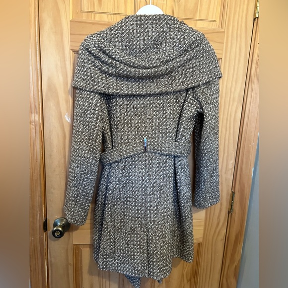 Wool coat - Picture 2 of 2